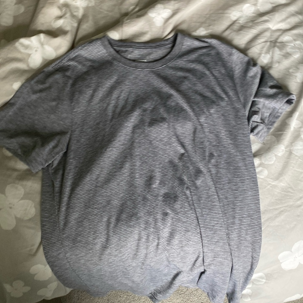 Men’s grey T-shirt
